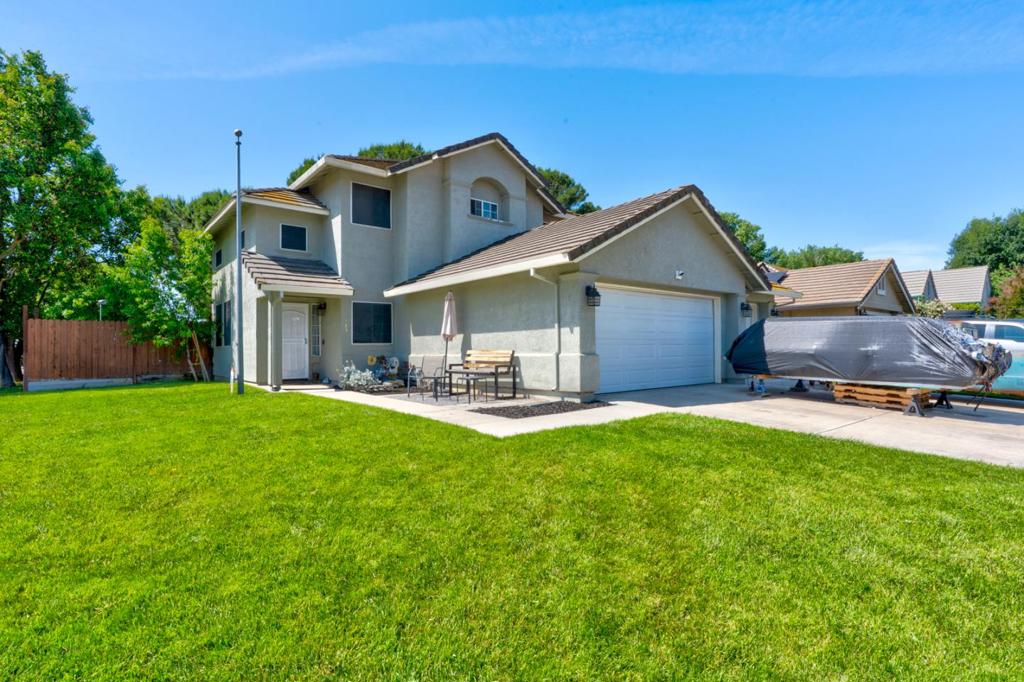 725 Mckinley St, Los Banos, CA 93635