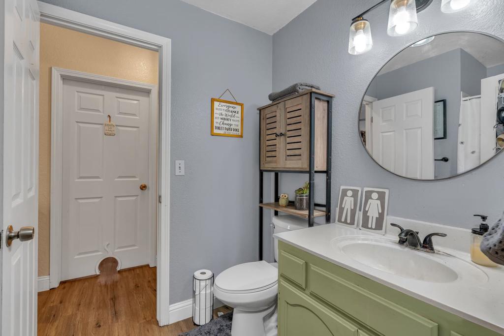 725 Mckinley St, Los Banos, CA 93635