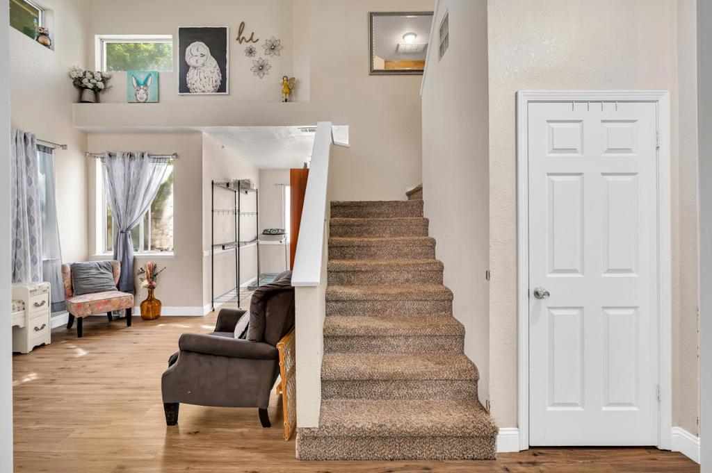 725 Mckinley St, Los Banos, CA 93635