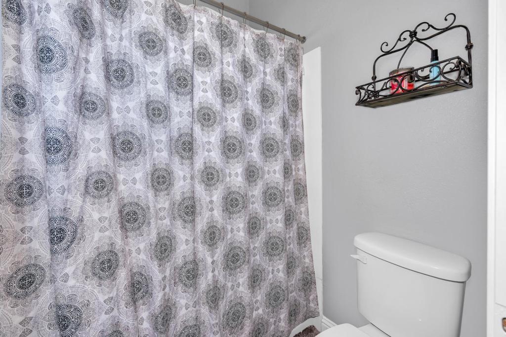 725 Mckinley St, Los Banos, CA 93635