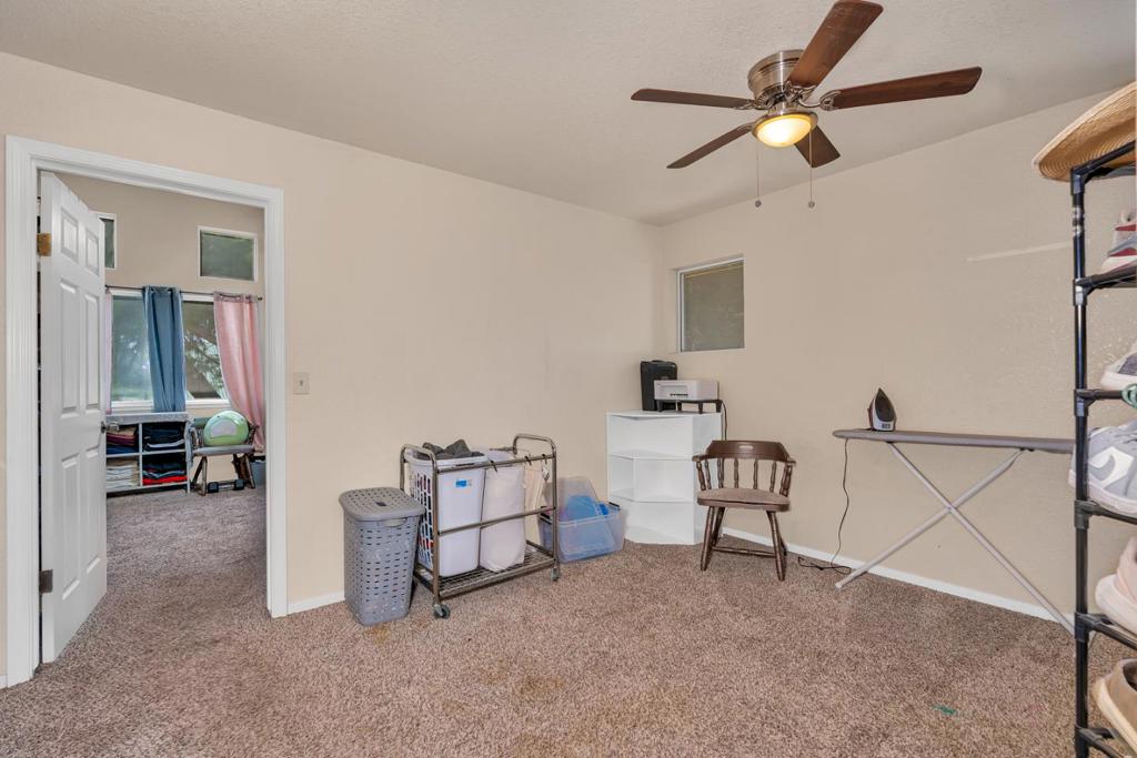 725 Mckinley St, Los Banos, CA 93635