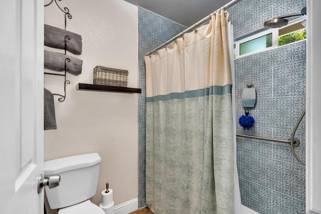 725 Mckinley St, Los Banos, CA 93635