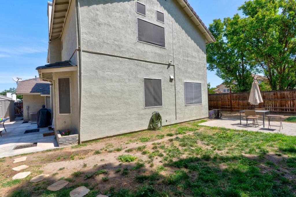 725 Mckinley St, Los Banos, CA 93635