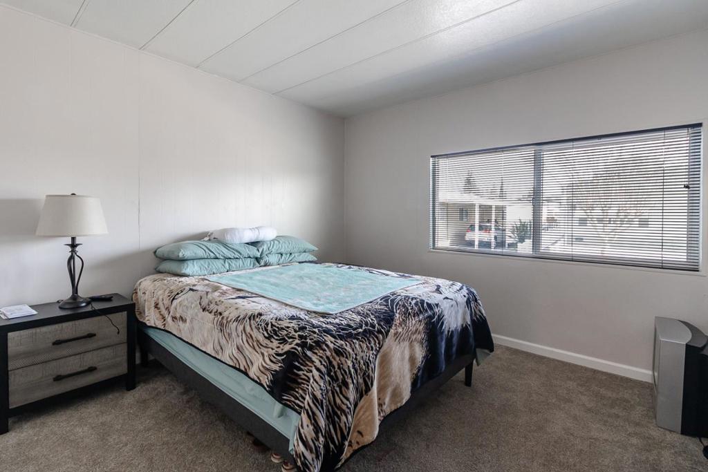 2621 Prescott Rd, Modesto, CA 95350