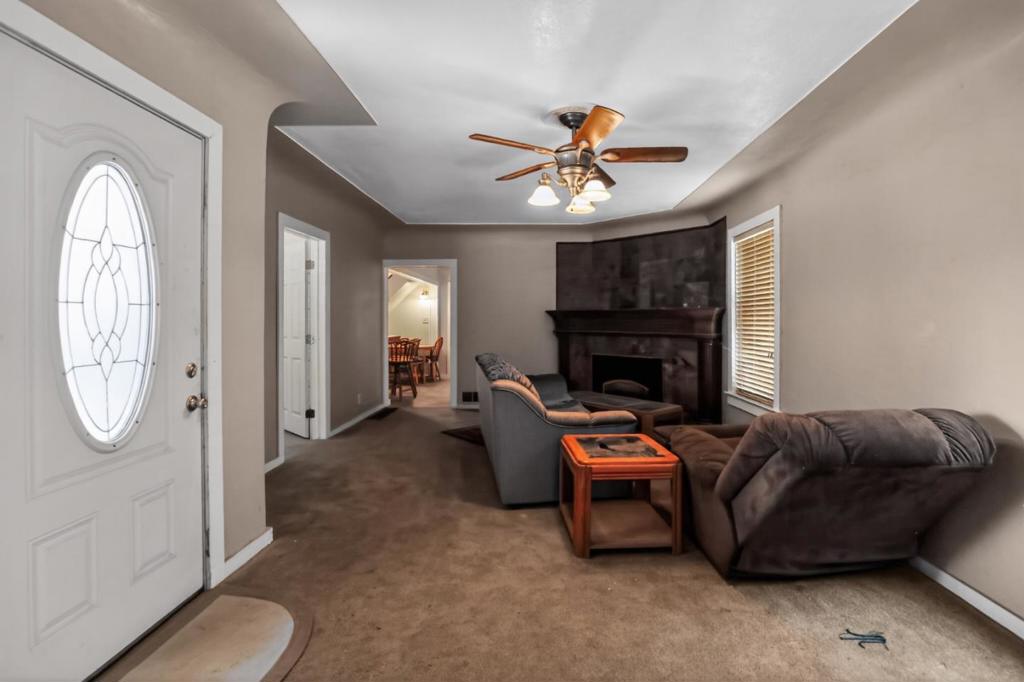 432 6th St, Gustine, CA 95322