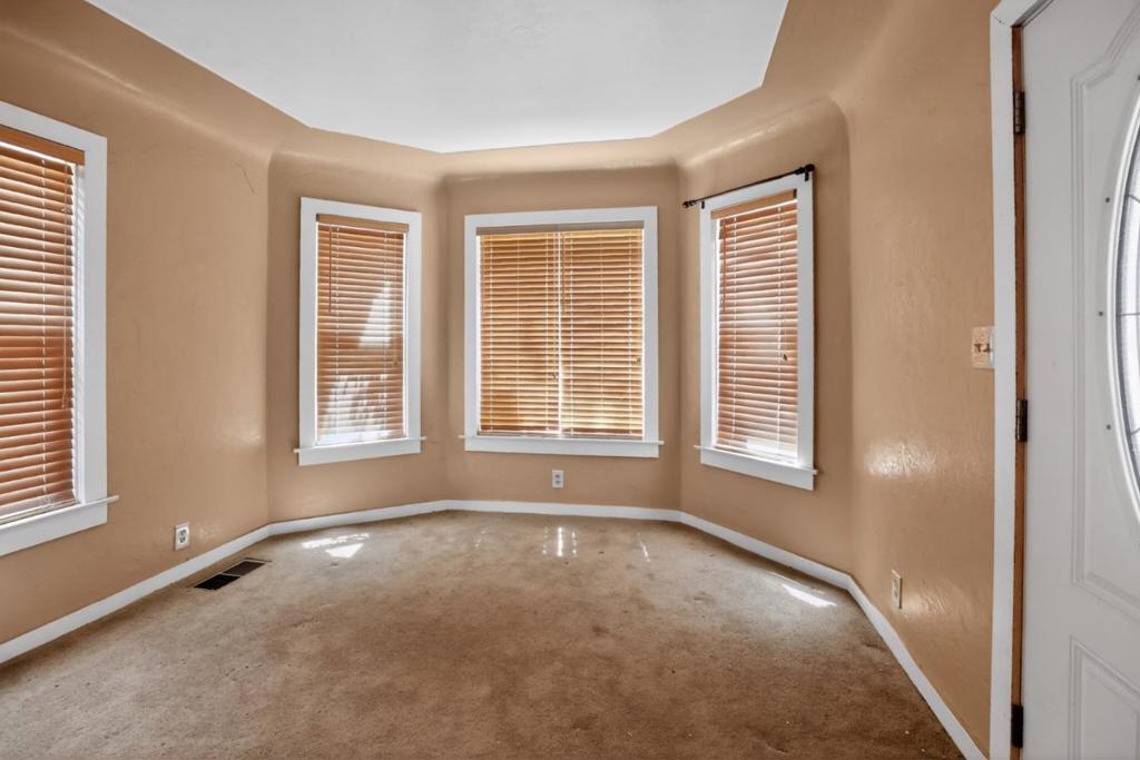 432 6th St, Gustine, CA 95322