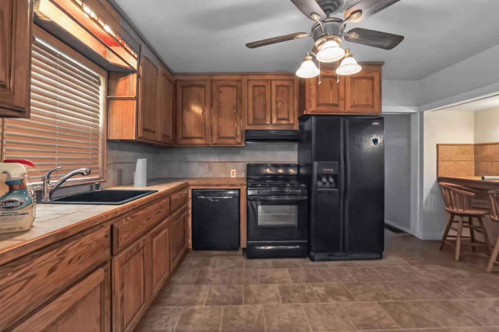 432 6th St, Gustine, CA 95322