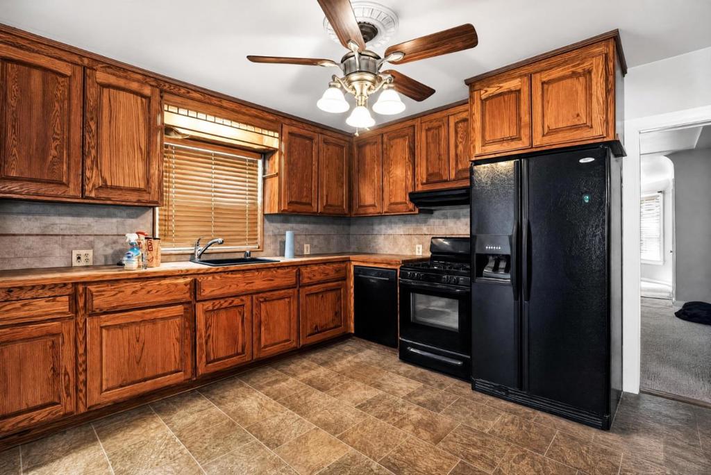 432 6th St, Gustine, CA 95322