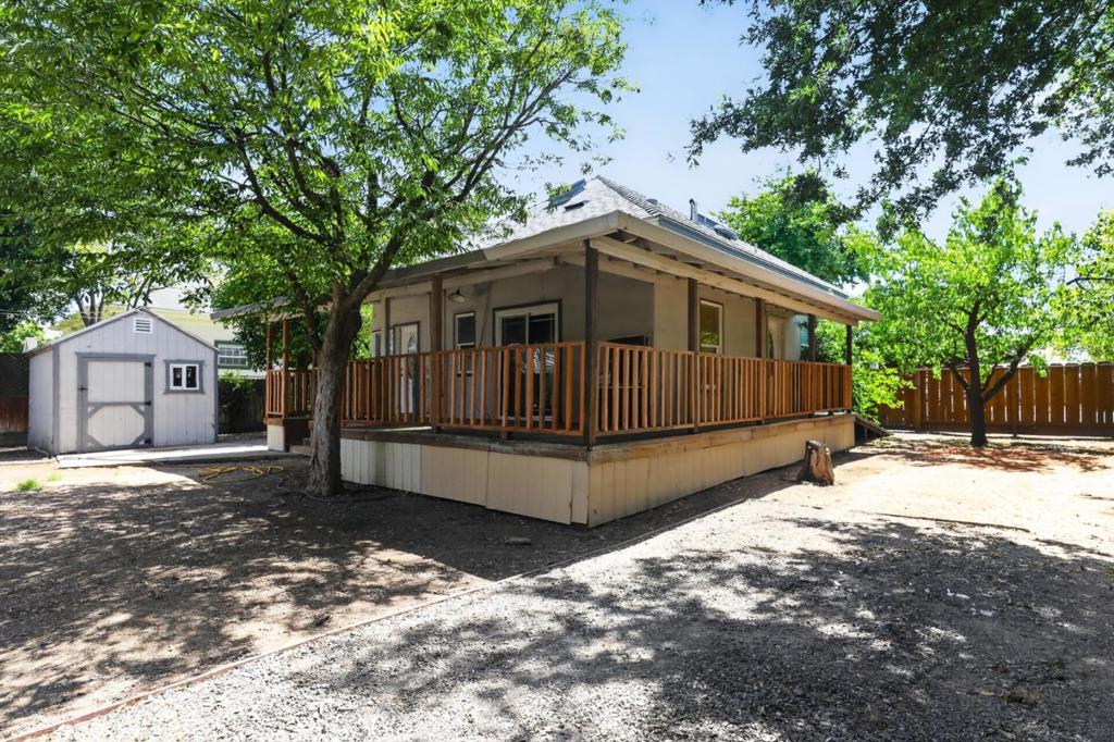 432 6th St, Gustine, CA 95322