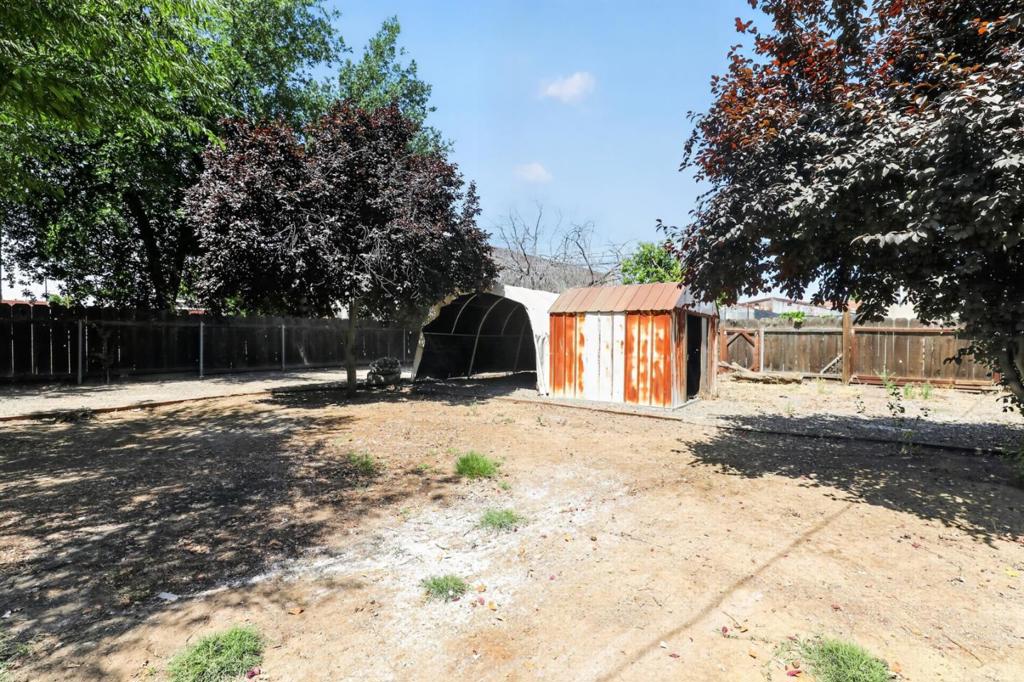432 6th St, Gustine, CA 95322