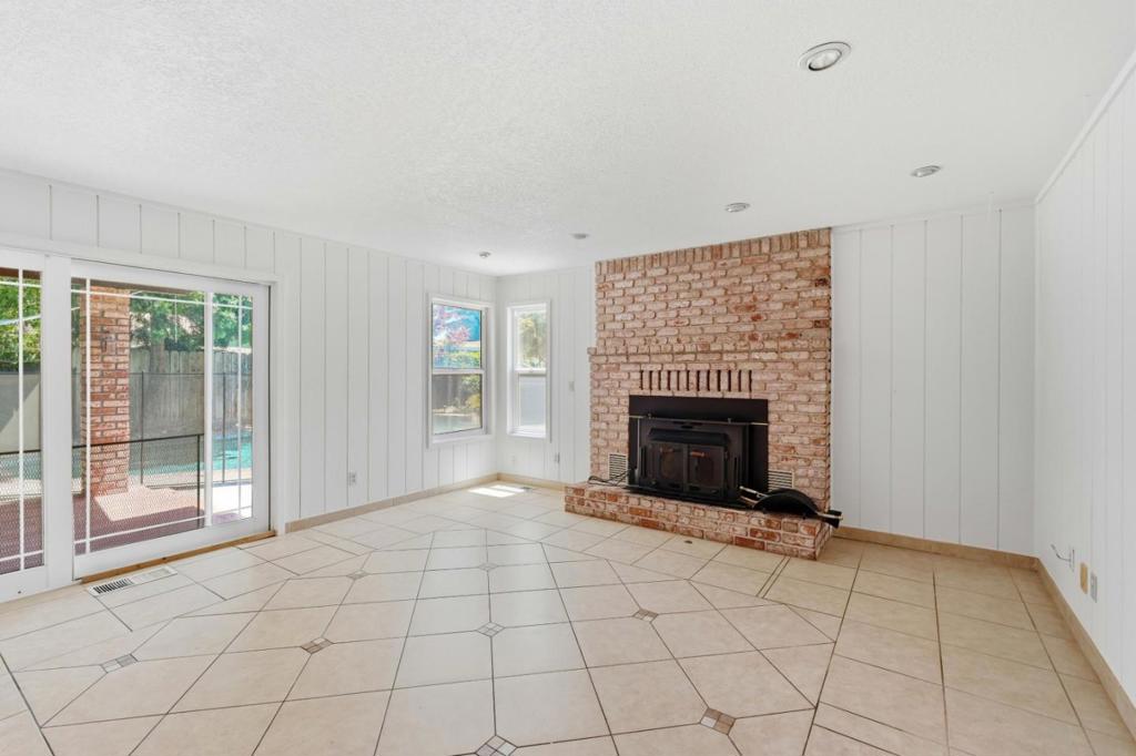 3712 Drakeshire Dr, Modesto, CA 95356
