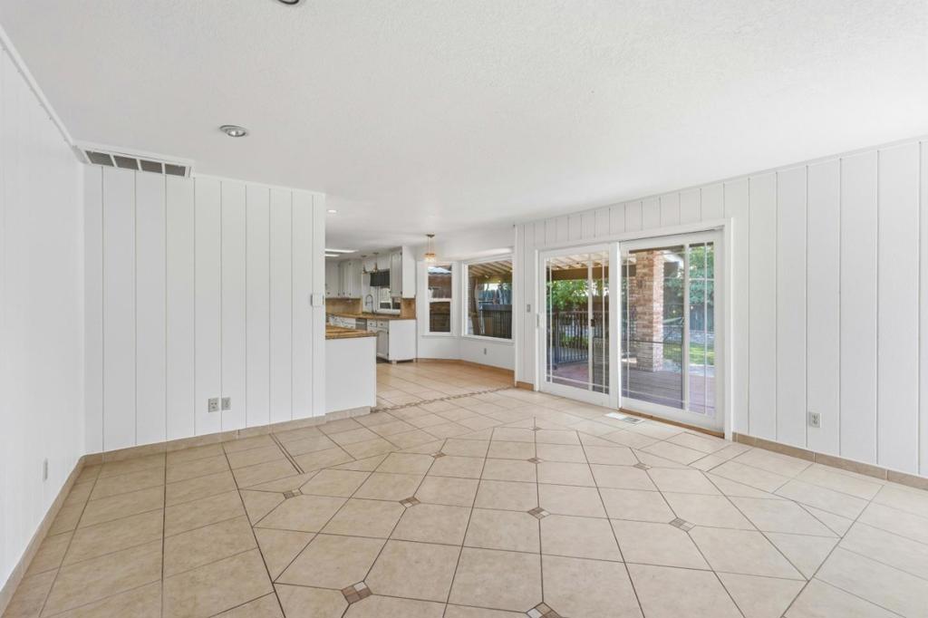 3712 Drakeshire Dr, Modesto, CA 95356