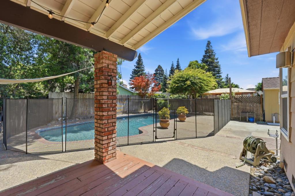 3712 Drakeshire Dr, Modesto, CA 95356