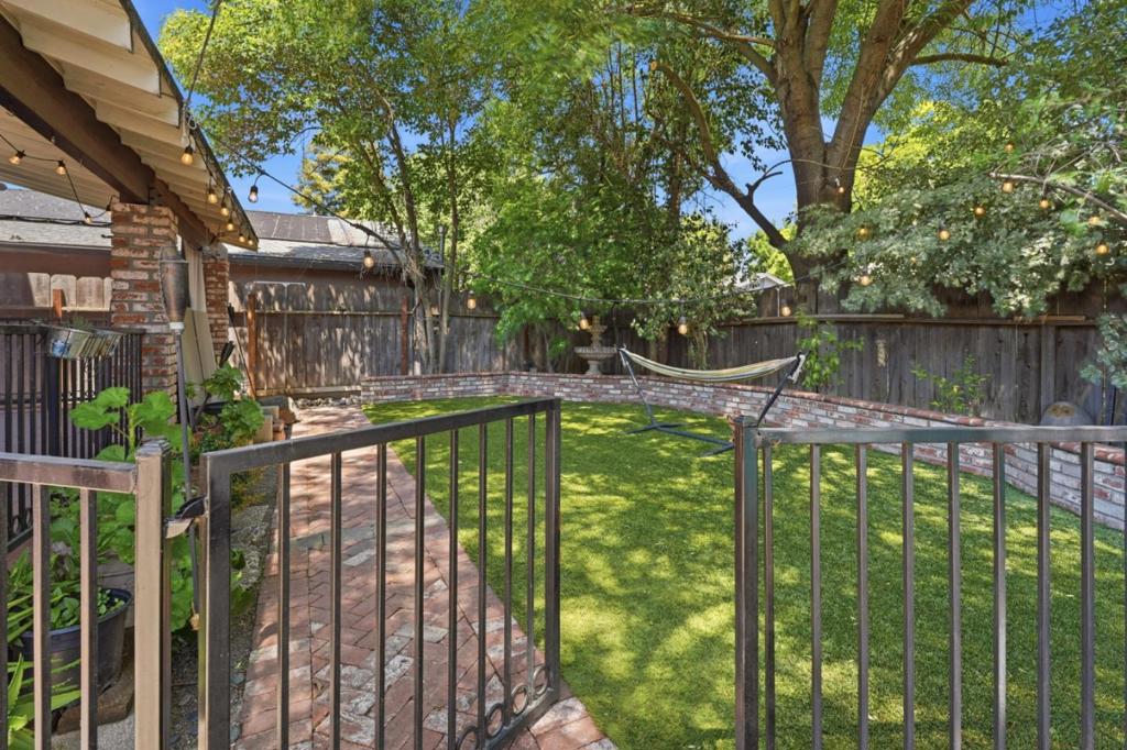 3712 Drakeshire Dr, Modesto, CA 95356