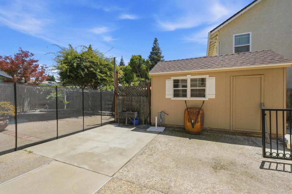 3712 Drakeshire Dr, Modesto, CA 95356