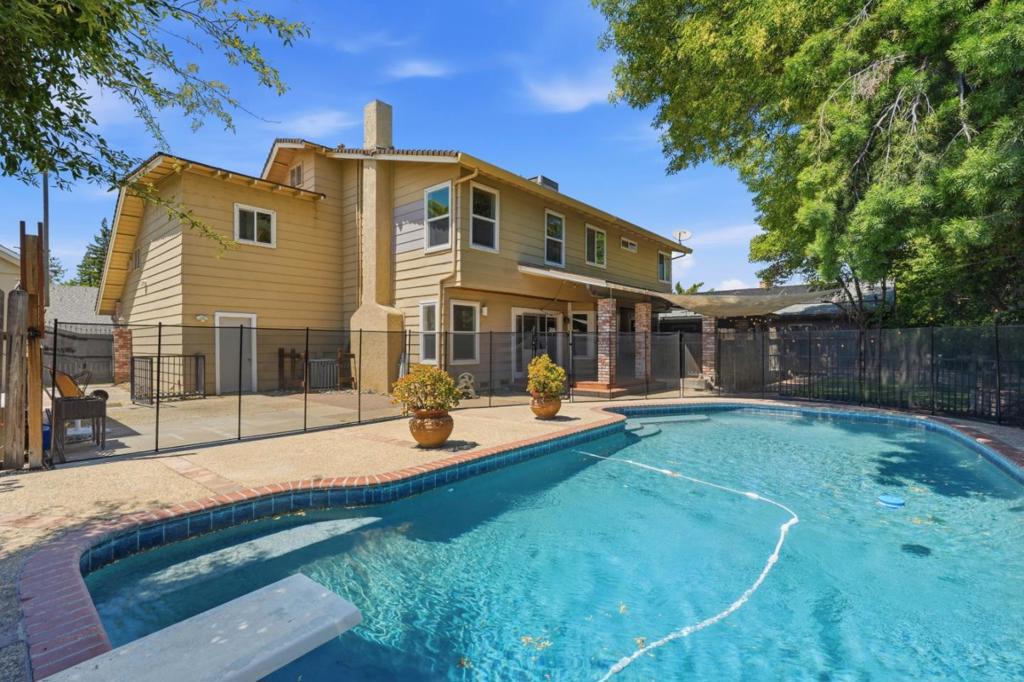 3712 Drakeshire Dr, Modesto, CA 95356
