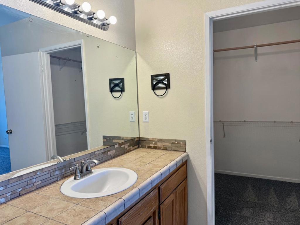 8665 N Cedar Ave #128, Fresno, CA 93720