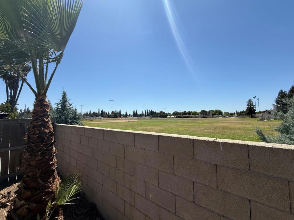 8665 N Cedar Ave #128, Fresno, CA 93720
