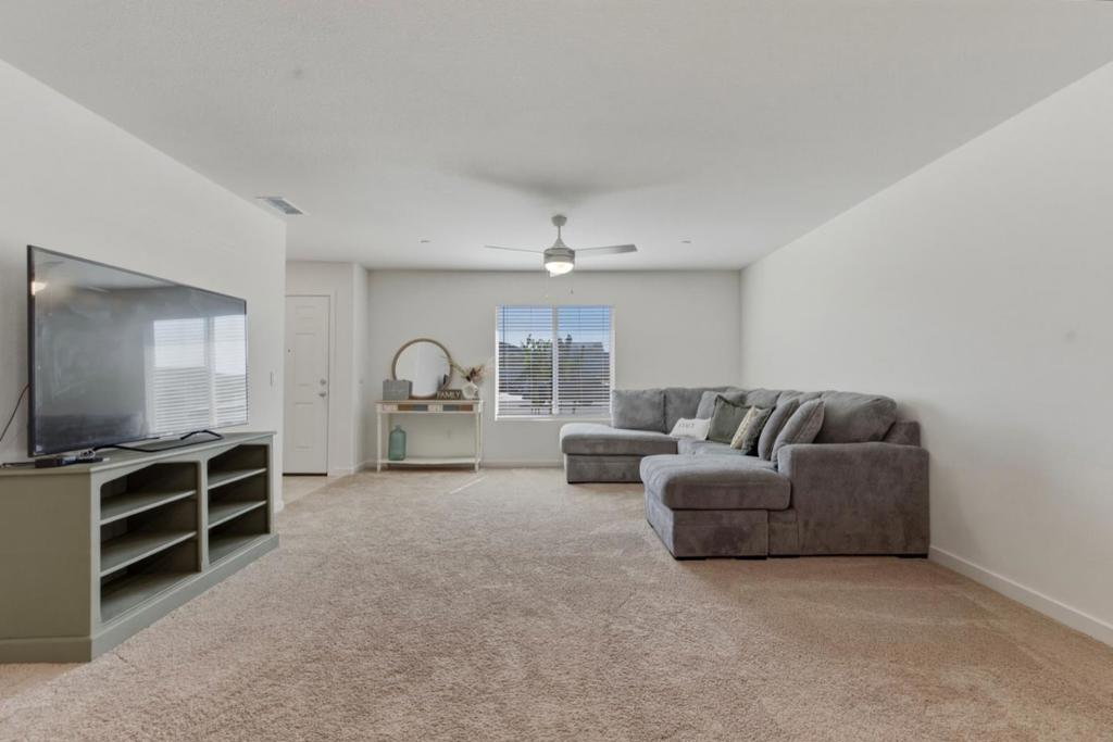 395 Yandris Ct, Los Banos, CA 93635