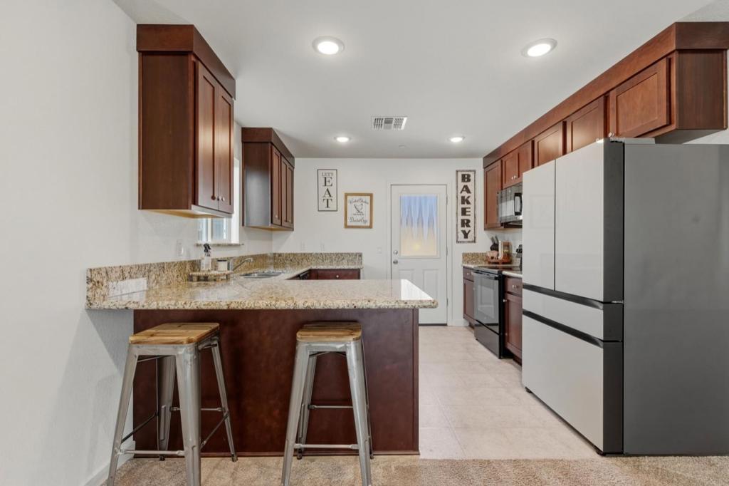 395 Yandris Ct, Los Banos, CA 93635