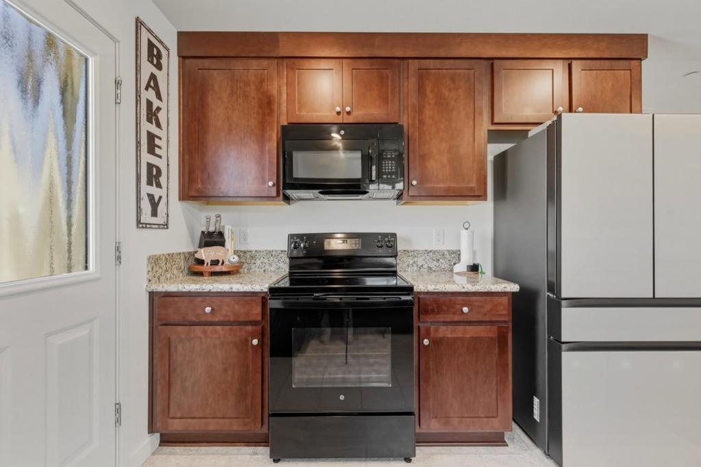 395 Yandris Ct, Los Banos, CA 93635