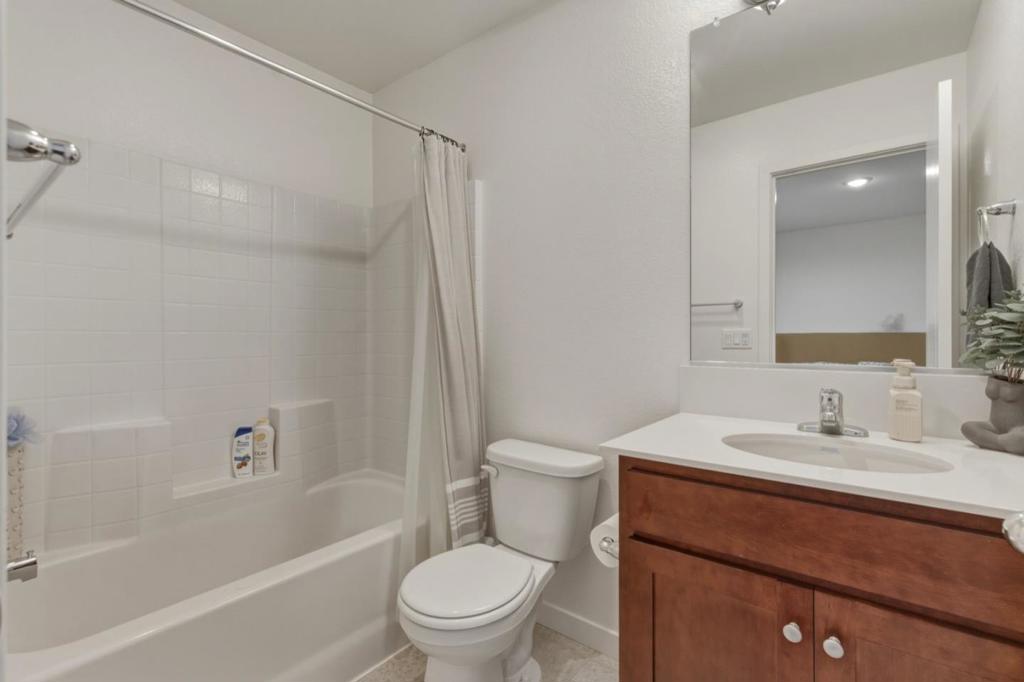 395 Yandris Ct, Los Banos, CA 93635