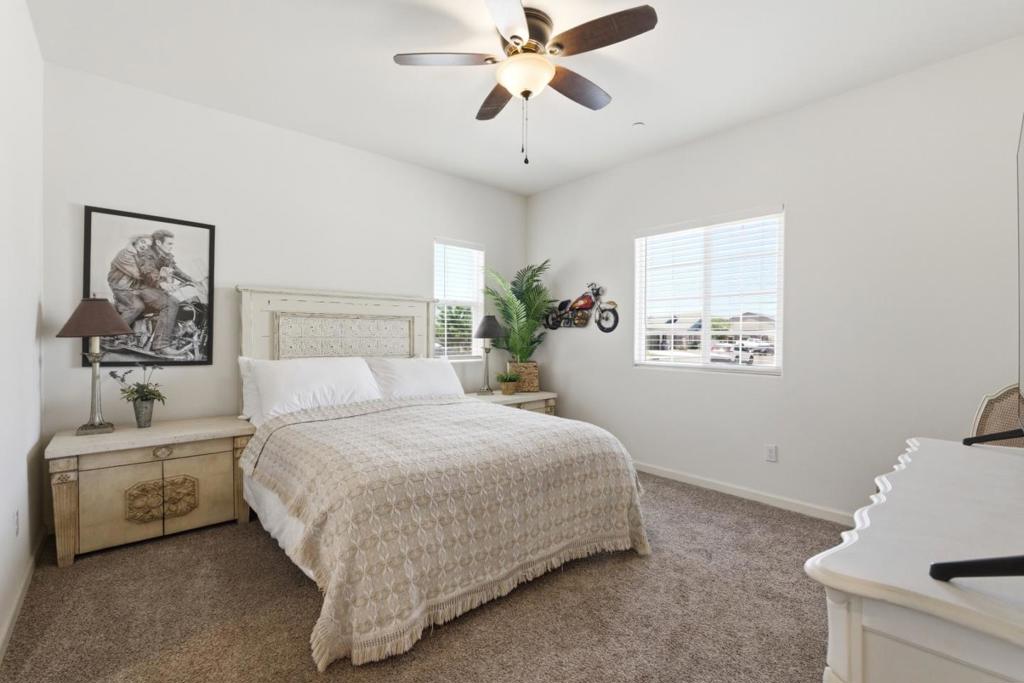 1381 Riverbank Dr, Madera, CA 93637