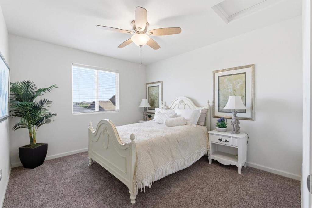 1381 Riverbank Dr, Madera, CA 93637