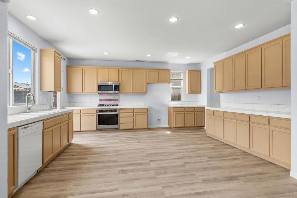 725 Oxalis Dr, Newman, CA 95360