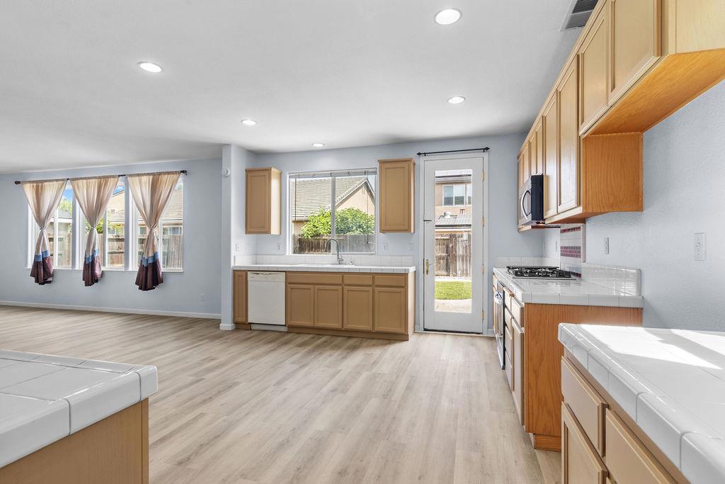 725 Oxalis Dr, Newman, CA 95360