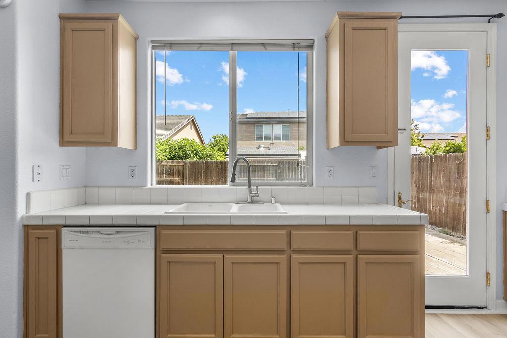 725 Oxalis Dr, Newman, CA 95360