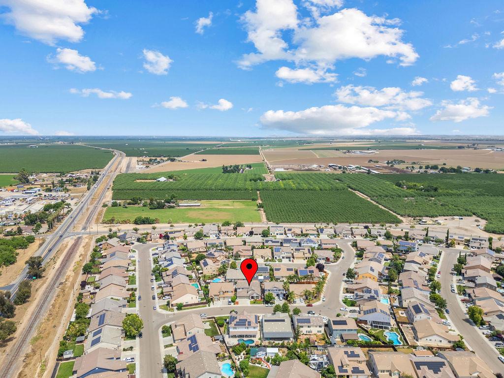 725 Oxalis Dr, Newman, CA 95360