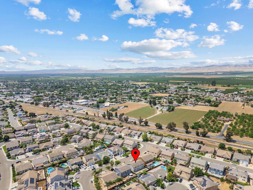 725 Oxalis Dr, Newman, CA 95360