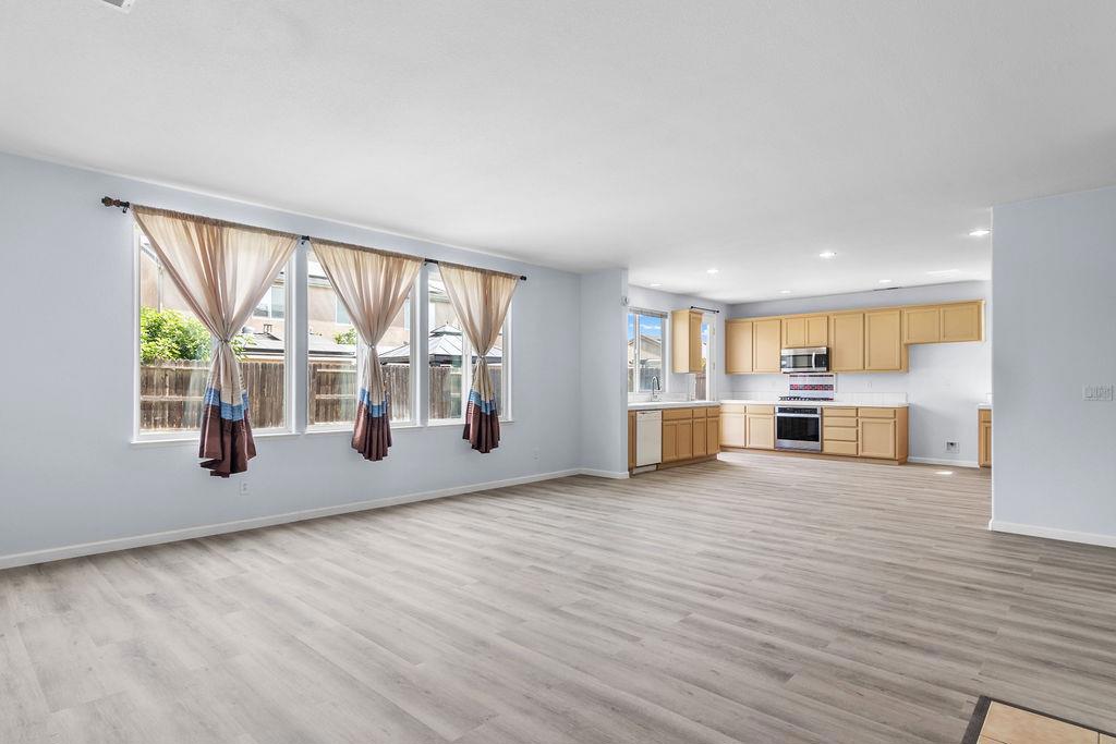 725 Oxalis Dr, Newman, CA 95360