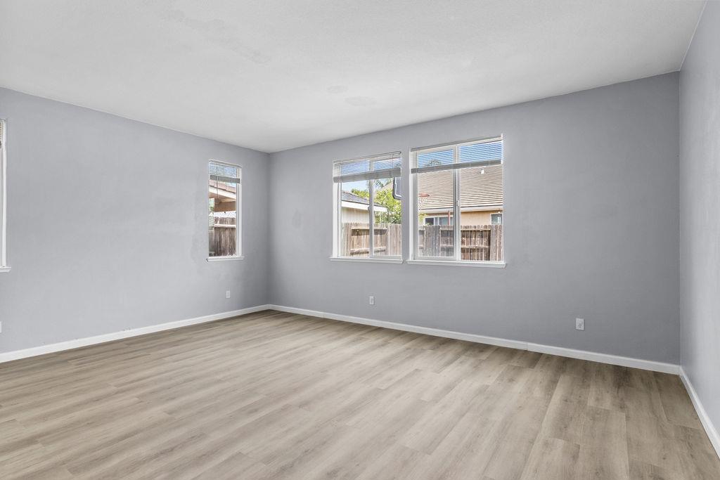 725 Oxalis Dr, Newman, CA 95360