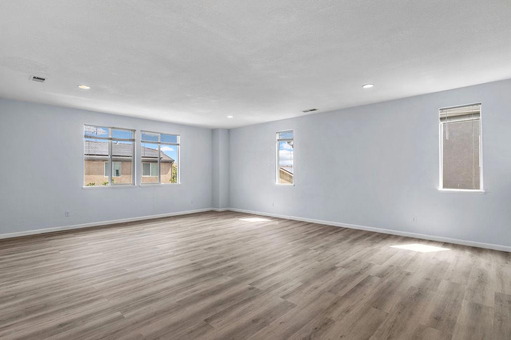 725 Oxalis Dr, Newman, CA 95360
