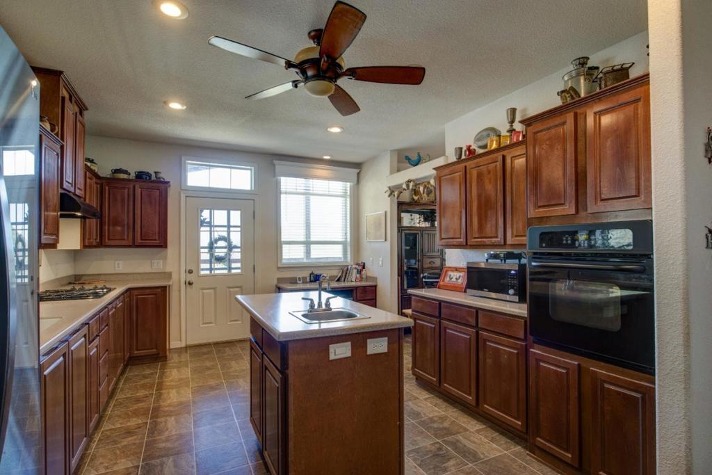 17997 Del Puerto Canyon Rd, Patterson, CA 95363