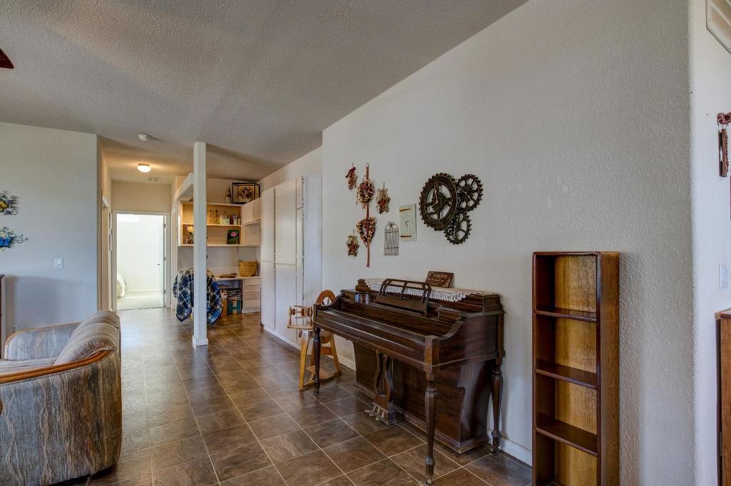 17997 Del Puerto Canyon Rd, Patterson, CA 95363