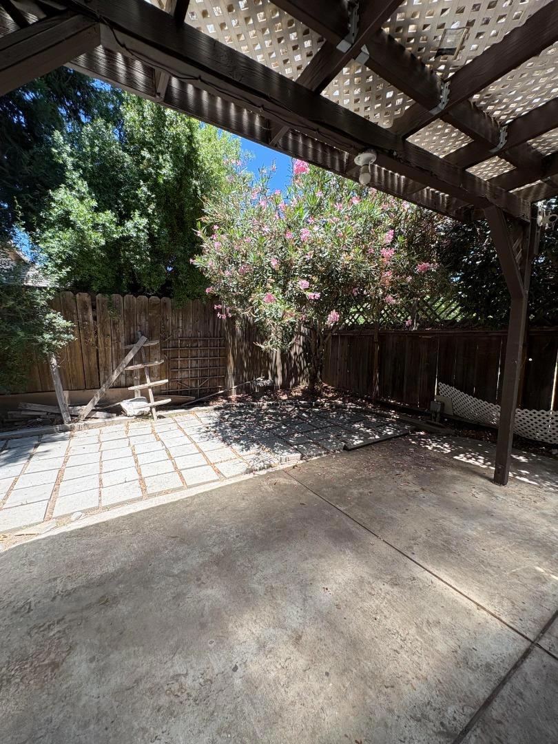3905 Wilkesboro Ave, Modesto, CA 95357