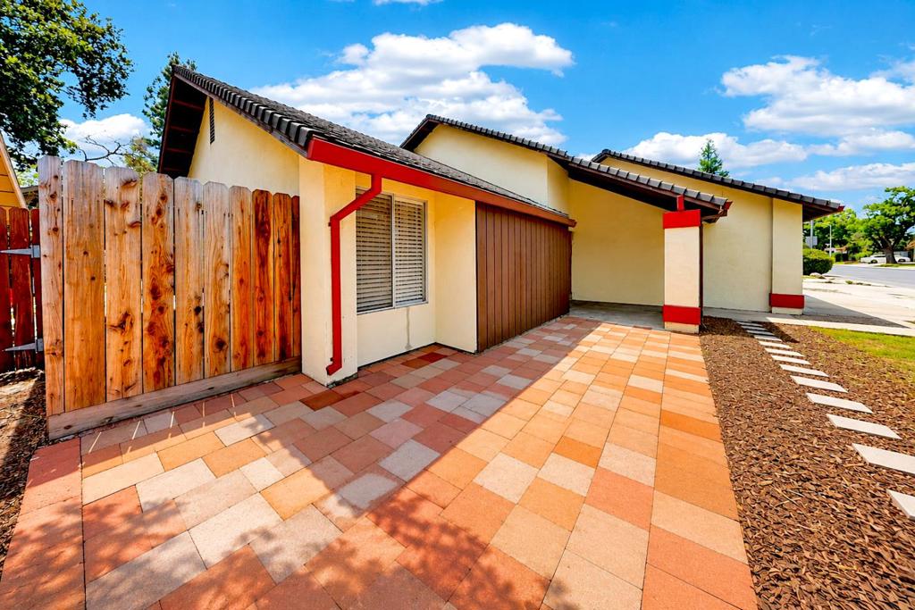 1812 Dorset Ln, Modesto, CA 95355
