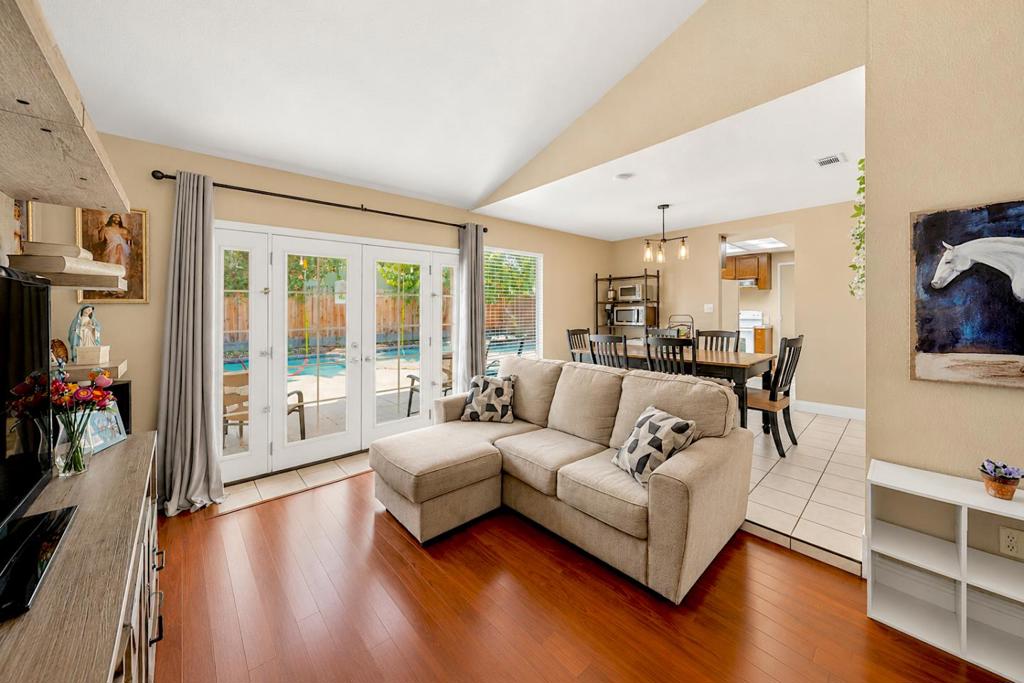 1812 Dorset Ln, Modesto, CA 95355