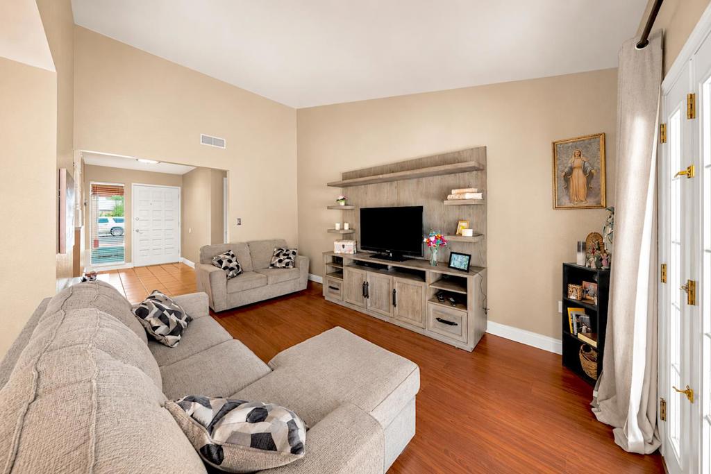 1812 Dorset Ln, Modesto, CA 95355