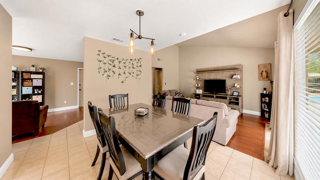 1812 Dorset Ln, Modesto, CA 95355