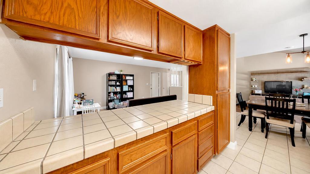 1812 Dorset Ln, Modesto, CA 95355