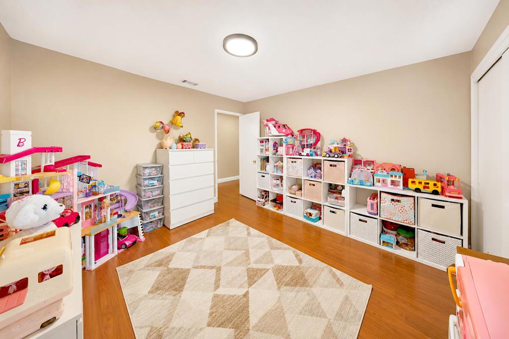 1812 Dorset Ln, Modesto, CA 95355
