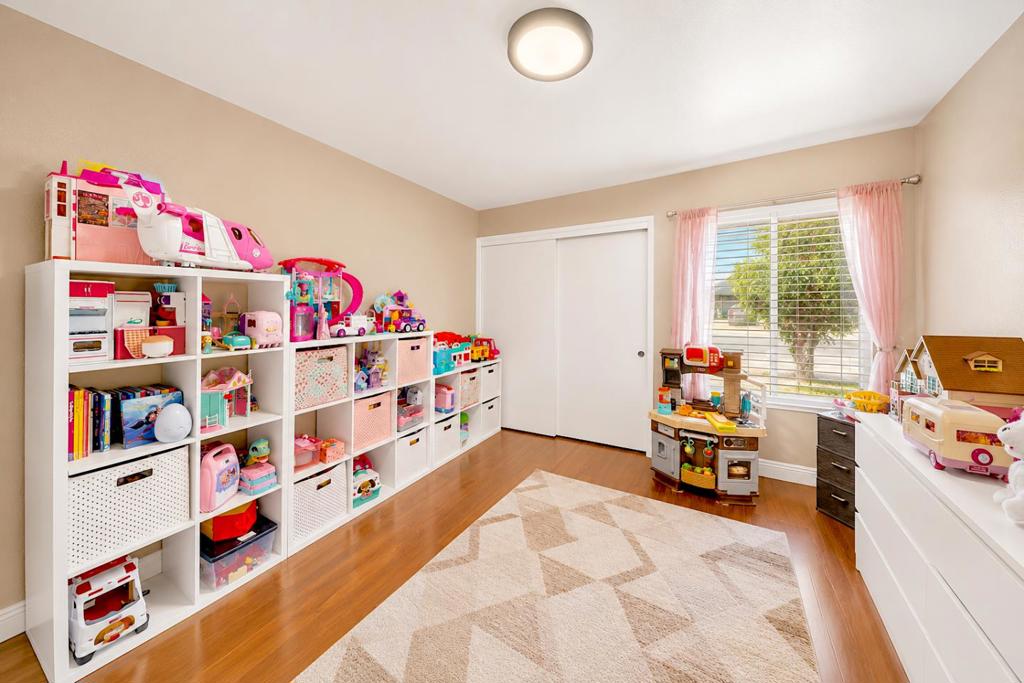 1812 Dorset Ln, Modesto, CA 95355