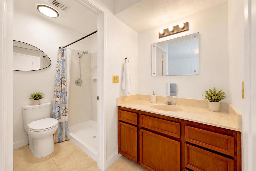 1812 Dorset Ln, Modesto, CA 95355