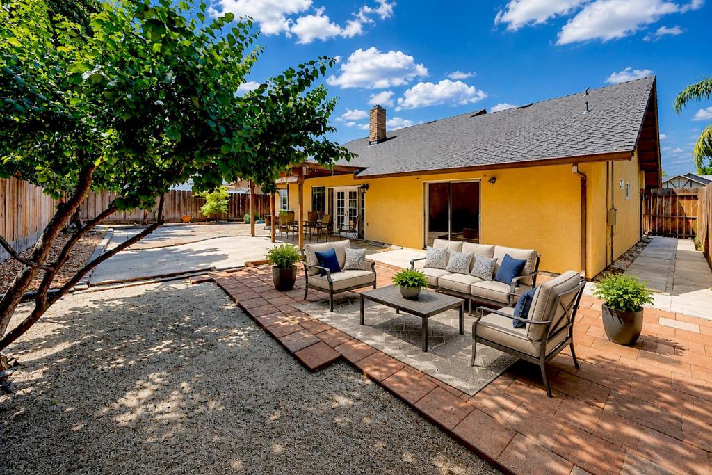 1812 Dorset Ln, Modesto, CA 95355
