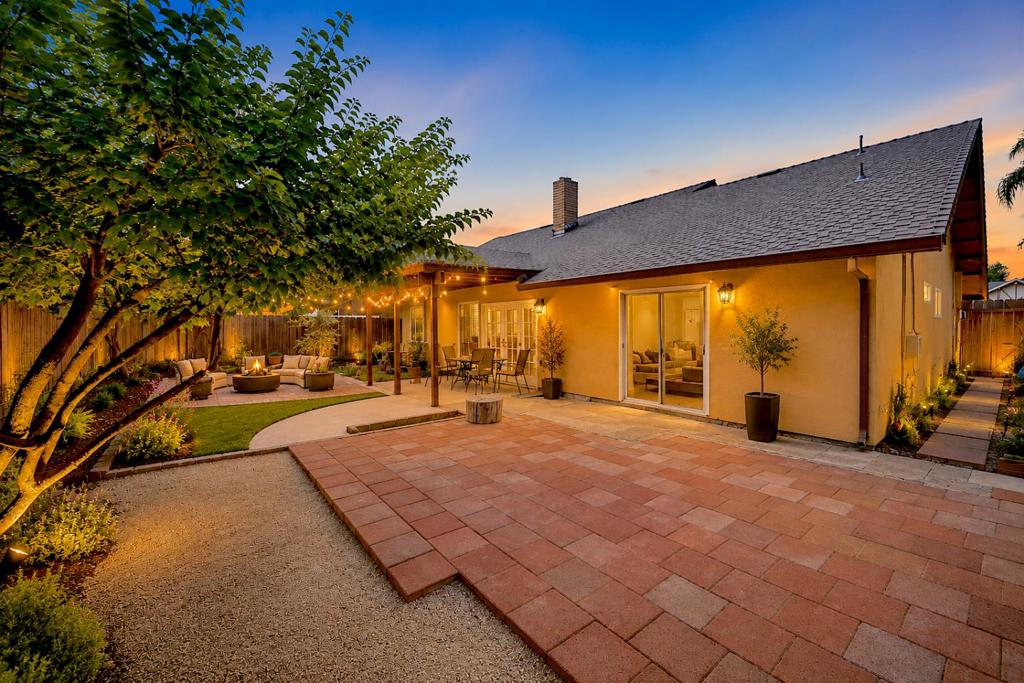 1812 Dorset Ln, Modesto, CA 95355
