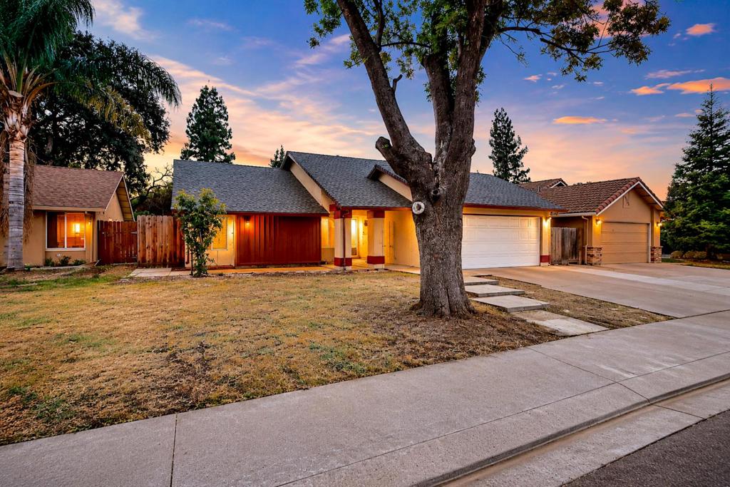 1812 Dorset Ln, Modesto, CA 95355